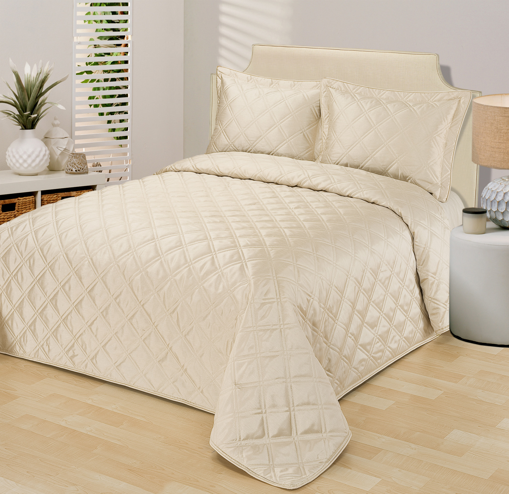 Покрывало белое с золотом. Покрывало Софи де Марко 240х260 серого цвета